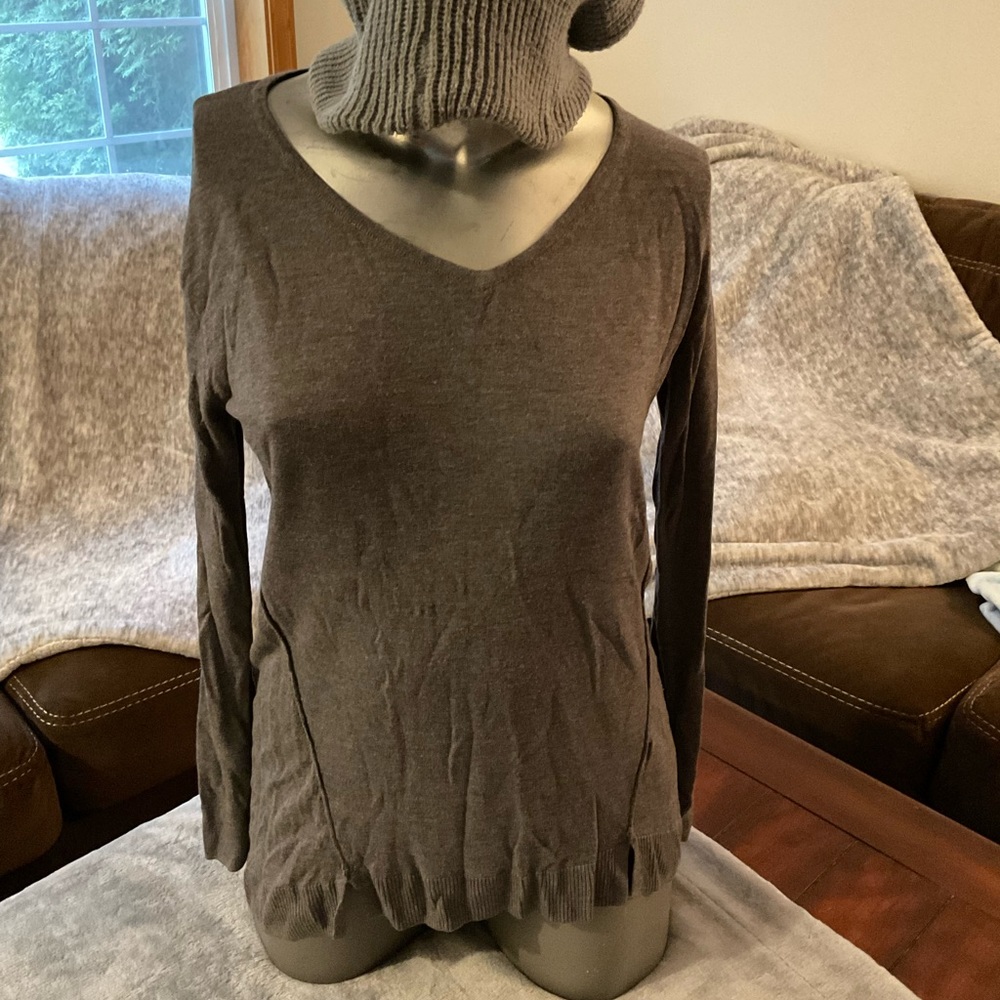 H&M Basic line light sweater